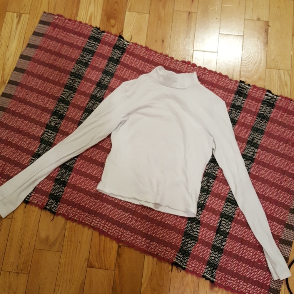 White mock neck crop top